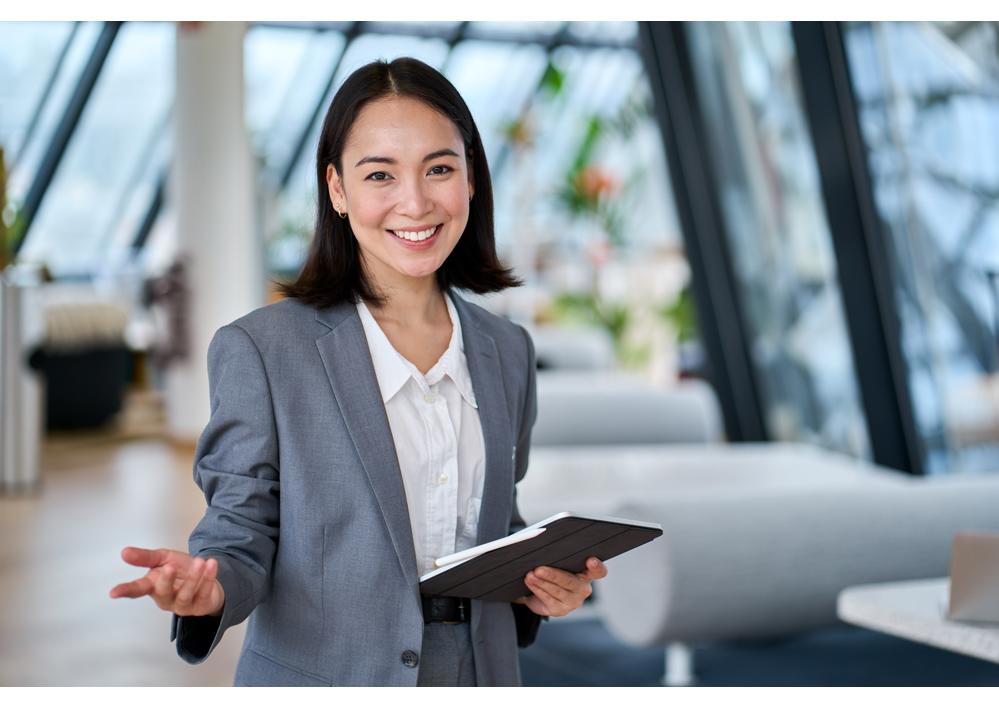 Businessanzug auf Kleiderbügel